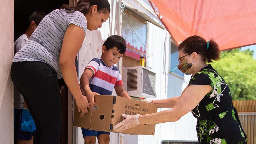Amid pandemic, Tucson educators form grassroots system to support families in need